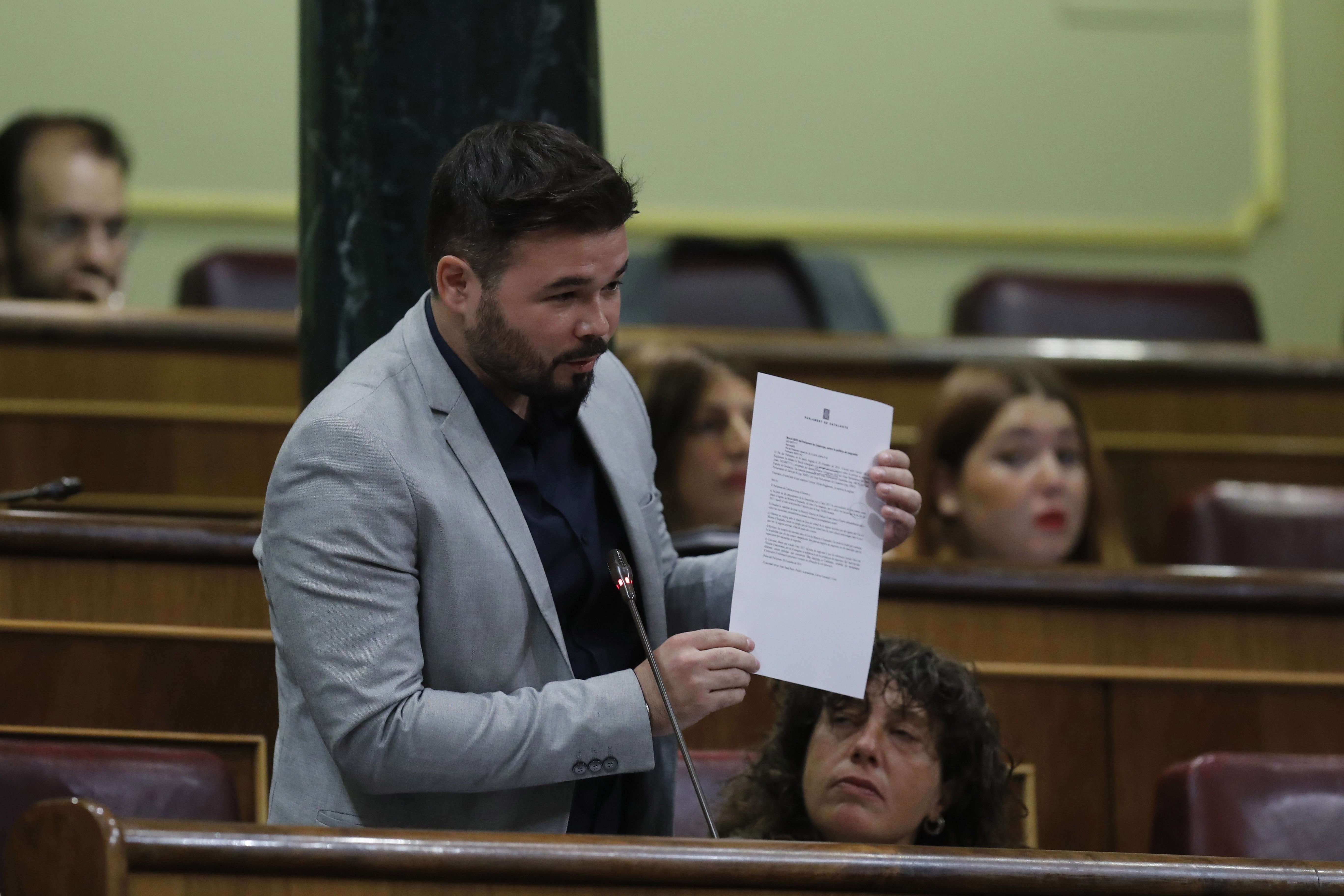 Rufián, a Catalá: "Deje de detener a gente ante sus hijos por sus ideas"