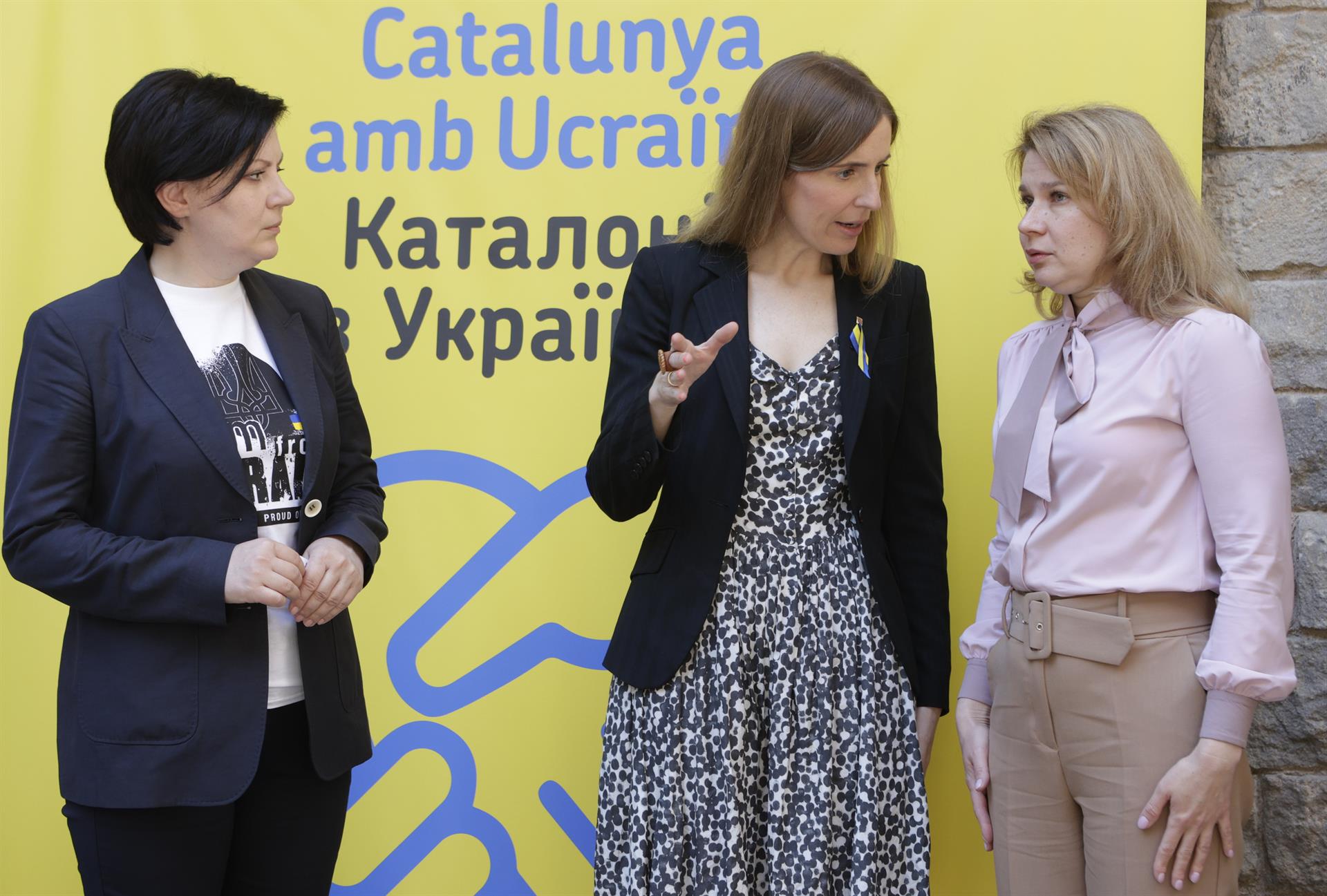 Alsina recibe diputados ucranianos: "Tratamos a los 20.000 refugiados como catalanes"