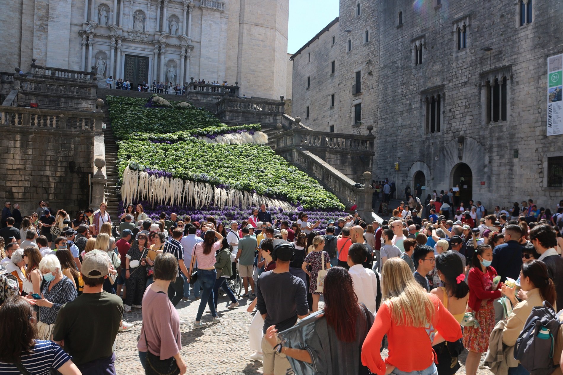 Tensió a Girona per la presència de Vox al Temps de Flors