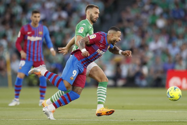 Memphis Depay Pezzella Betis Barça EFE