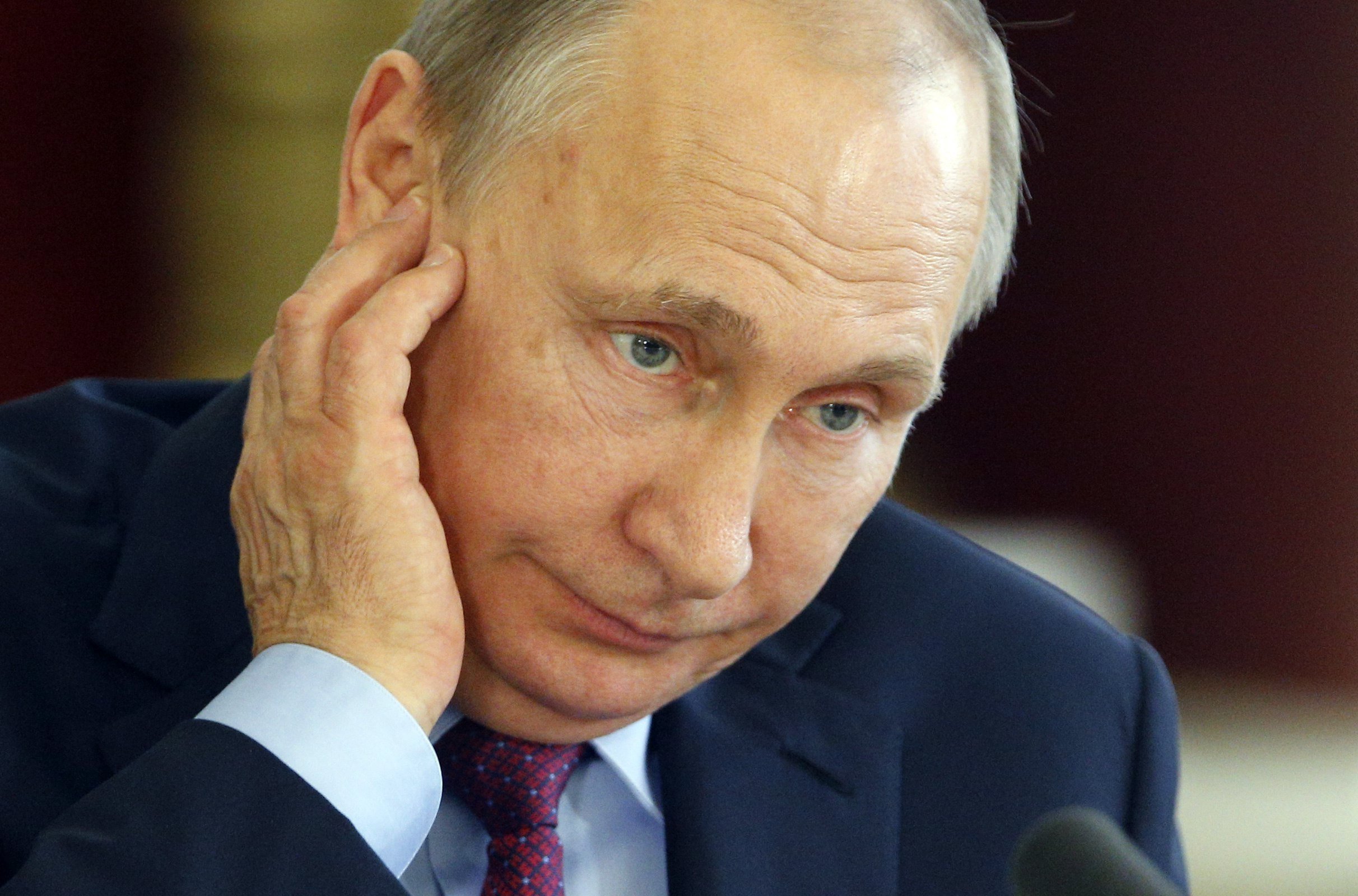 Vladimir Putin imita el rei Joan Carles (i es passa de rosca)