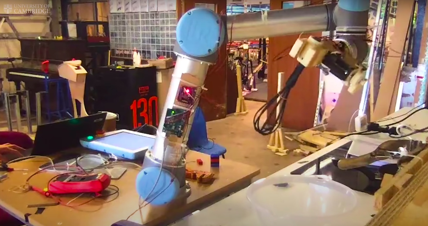 Creen un robot que és capaç de mastegar i assaborir el menjar