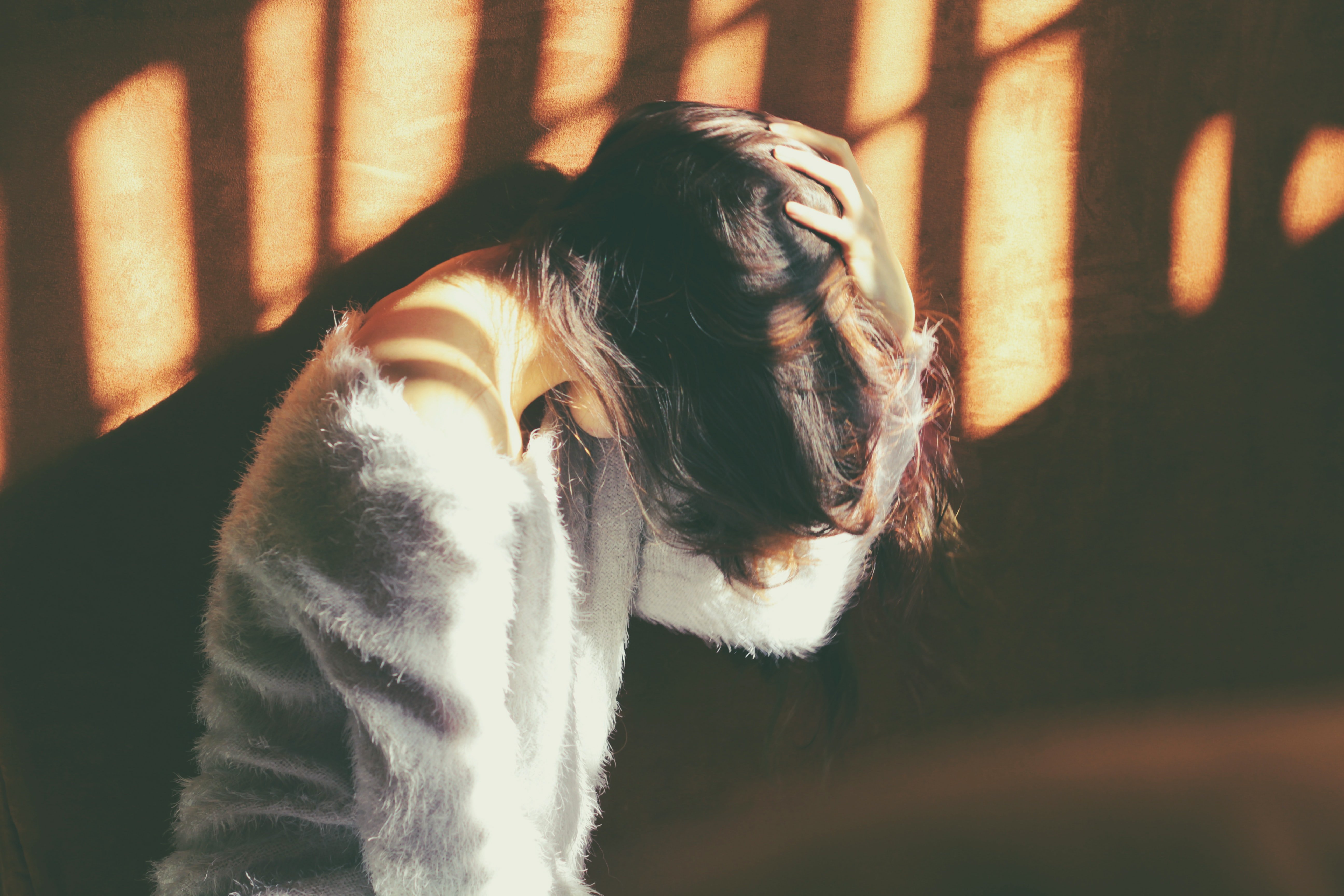 La luz incrementa el dolor de la migraña : Unsplash La luz incrementa el dolor de la migraña : Unsplash