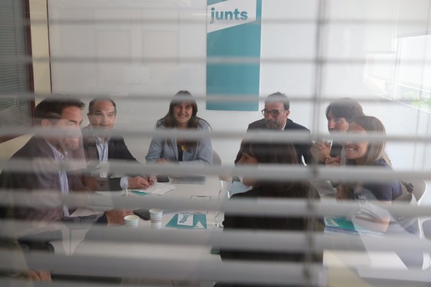 Junts reunión, Laura Borràs, Turull, Josep Rius i Alcaraz, Francesc de Dalmases i Thió - Foto Sergi Alcàzar Junts reunión, Laura Borràs, Turull, Josep Rius i Alcaraz, Francesc de Dalmases i Thió - Foto Sergi Alcàzar