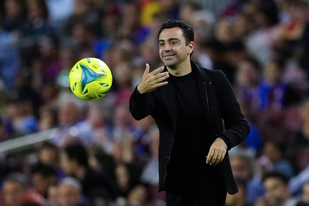 Xavi Hernandez rie Barca EFE