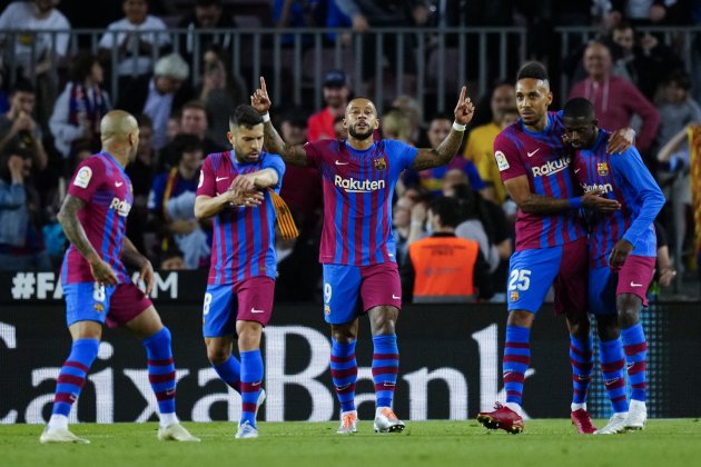 Memphis Depay celebracion gol Barca EFE