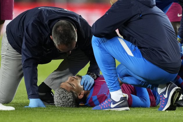 Ronald Araujo lesion medicos Barca EFE