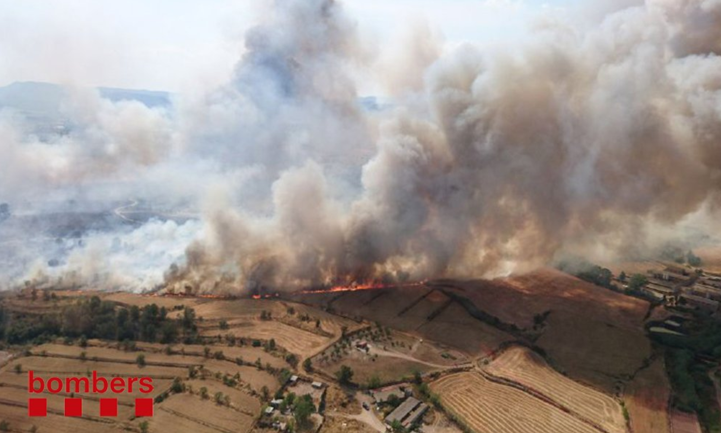 Controlado el incendio agrícola en Sant Fruitós de Bages