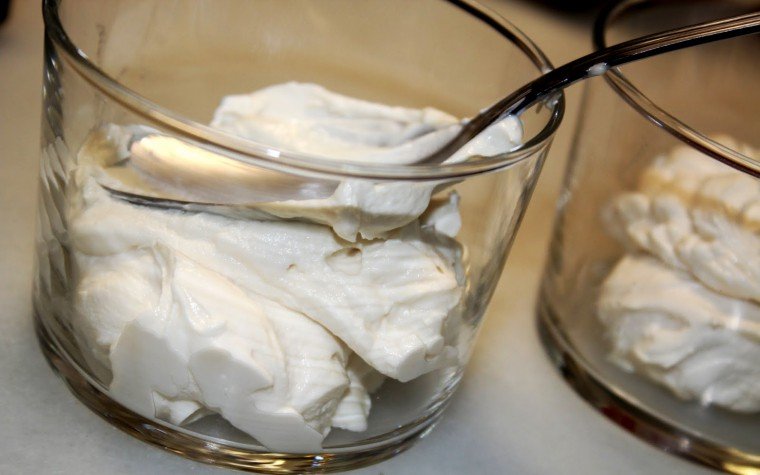 mascarpone lamaretto maduixes cireres pas12