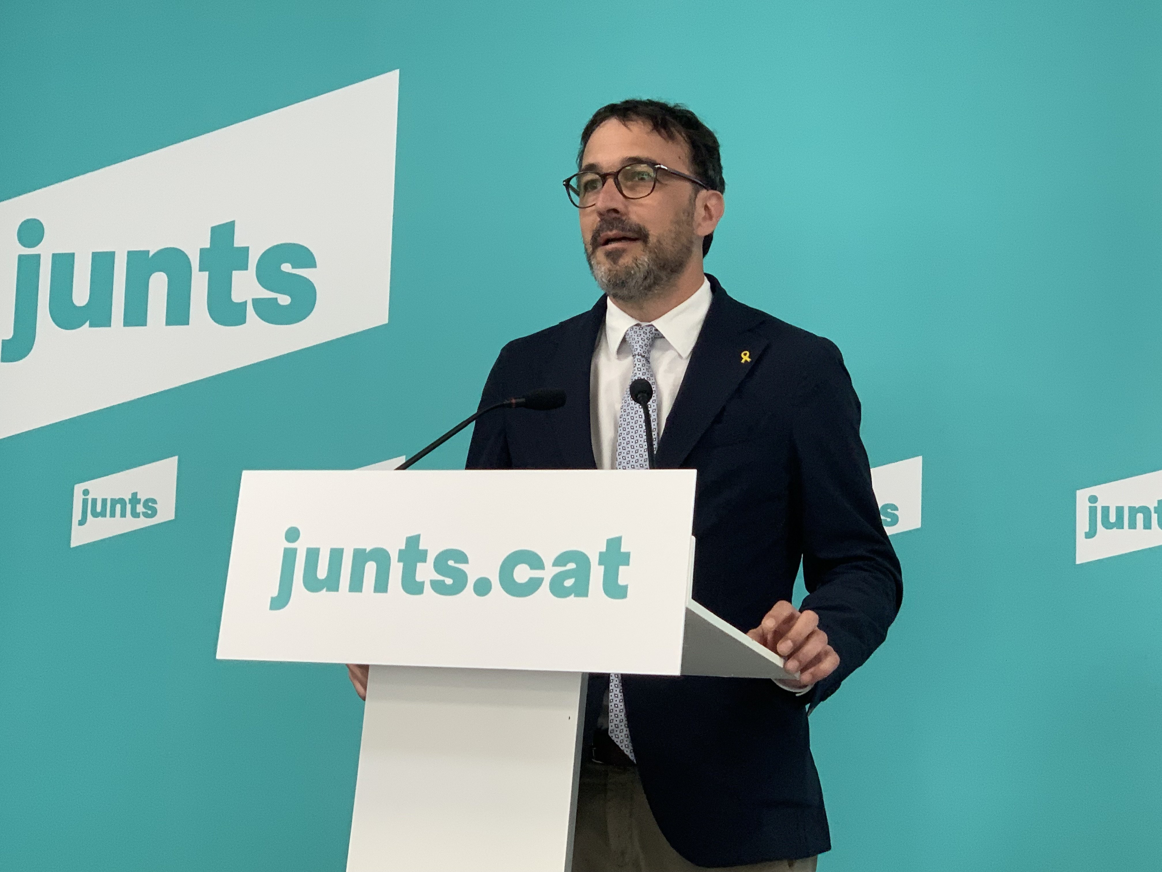 Junts fa arribar a Aragonès un decret per frenar la sentència del 25% de castellà