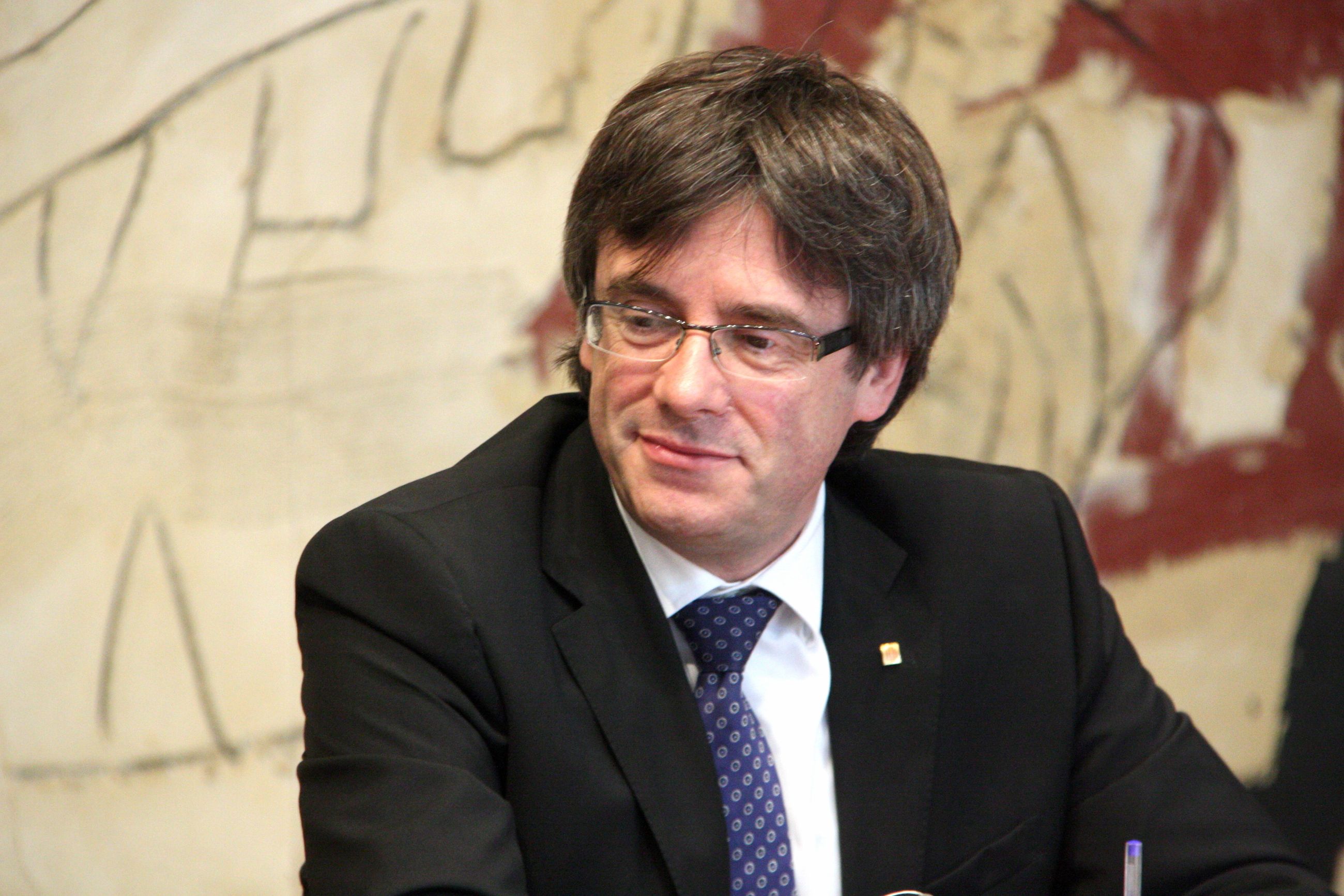 La oposición pide la comparecencia urgente de Puigdemont