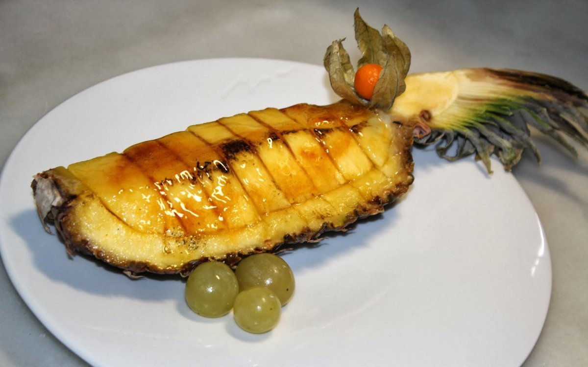 Piña quemada al ron | Recetas de La Gourmeteria