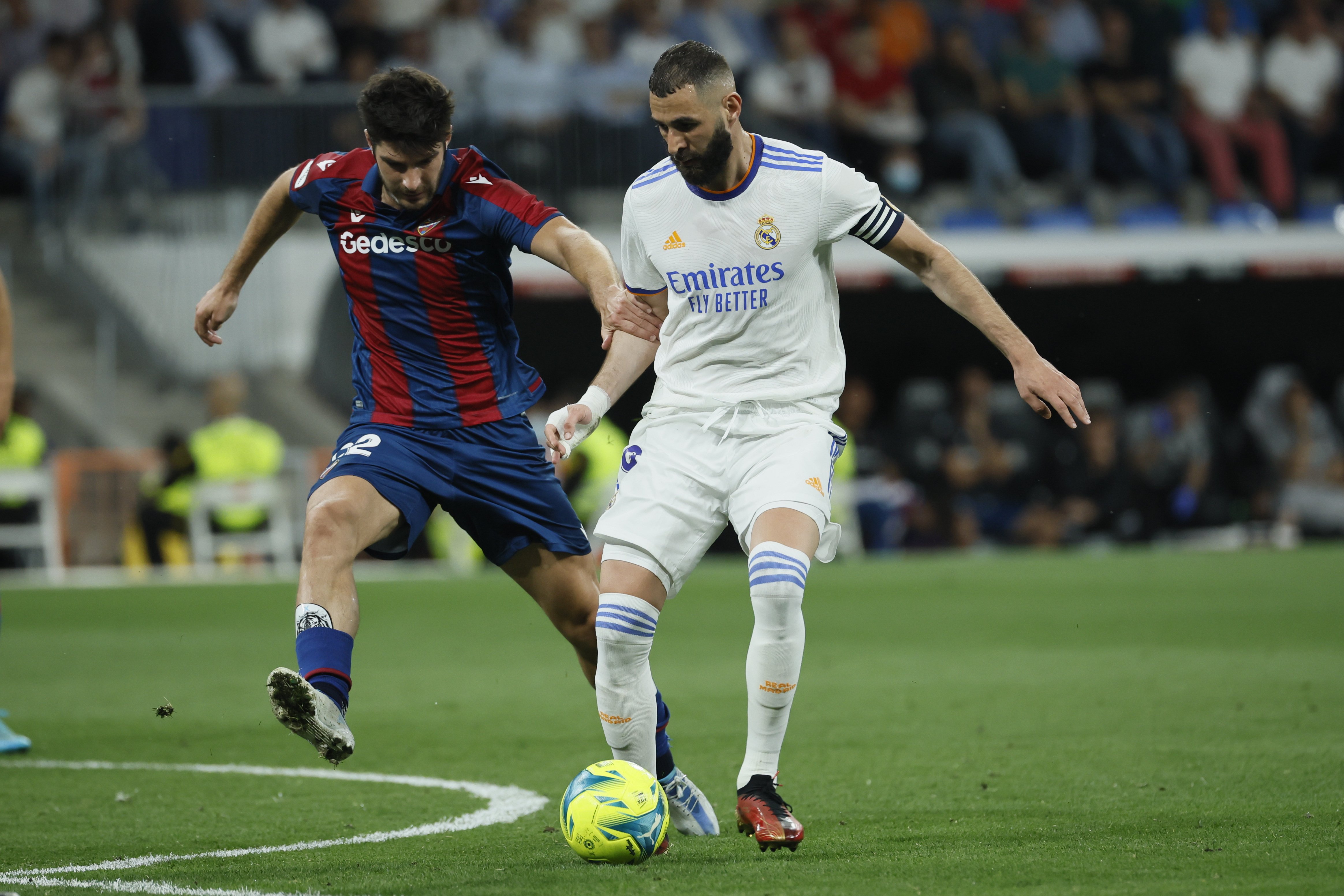 Benzema decideix el seu futur i en el Reial Madrid ningú no s'esperava que s'atrevís a fer un pas així