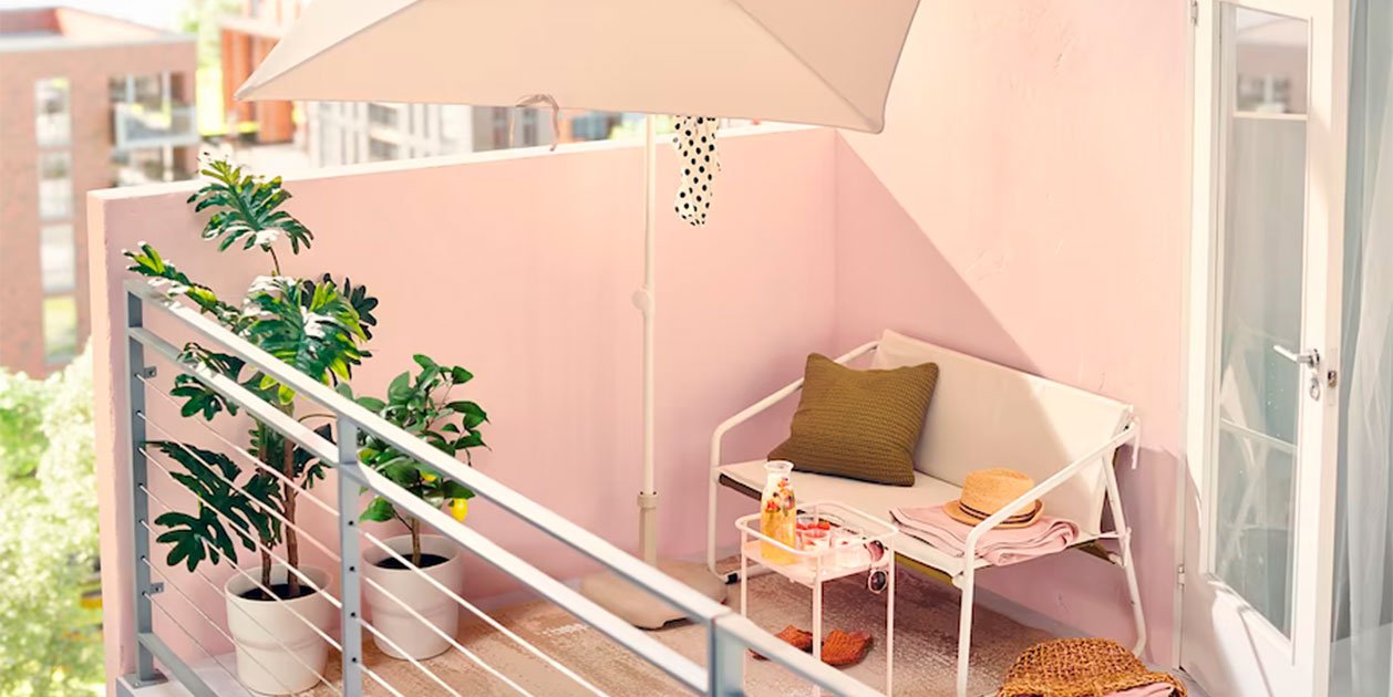Ikea tiene un sofá para jardín, terraza o balcón que no pesa nada