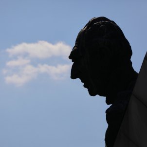 Jesús Hellín / Europa Press monumento juan carlos i borbon madrid parque estatua escultura perfil