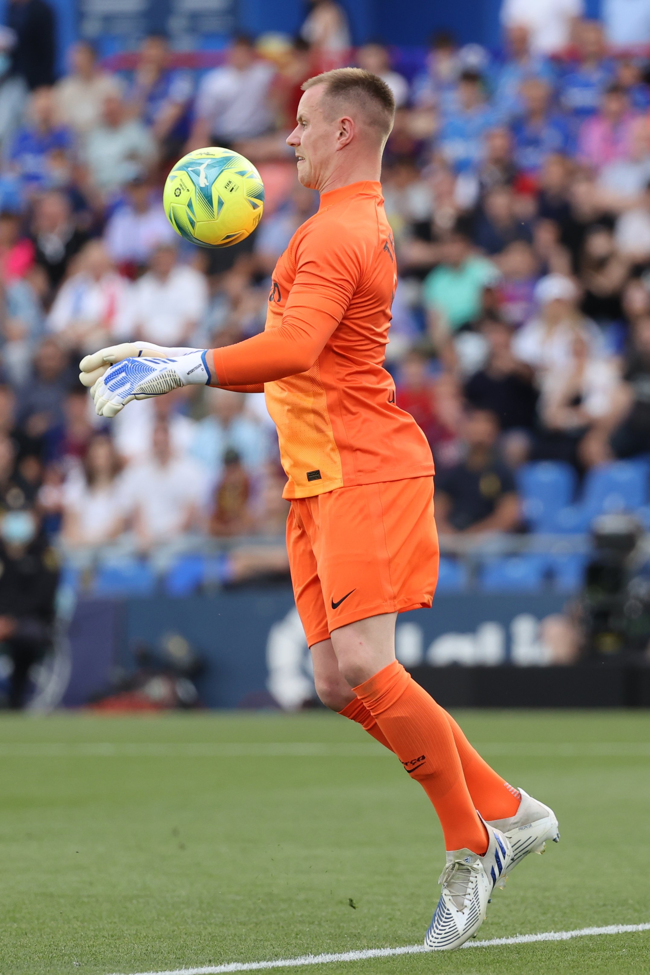 Emboscada inesperada a Ter Stegen lo coloca en la puerta de salida del Barça