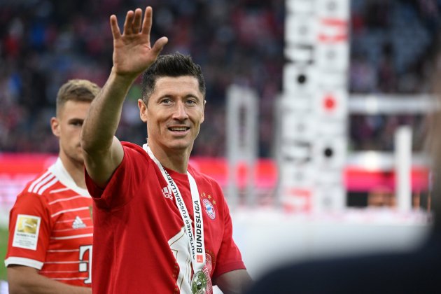 Robert Lewandowski saludant Bayern Munich EuropaPress