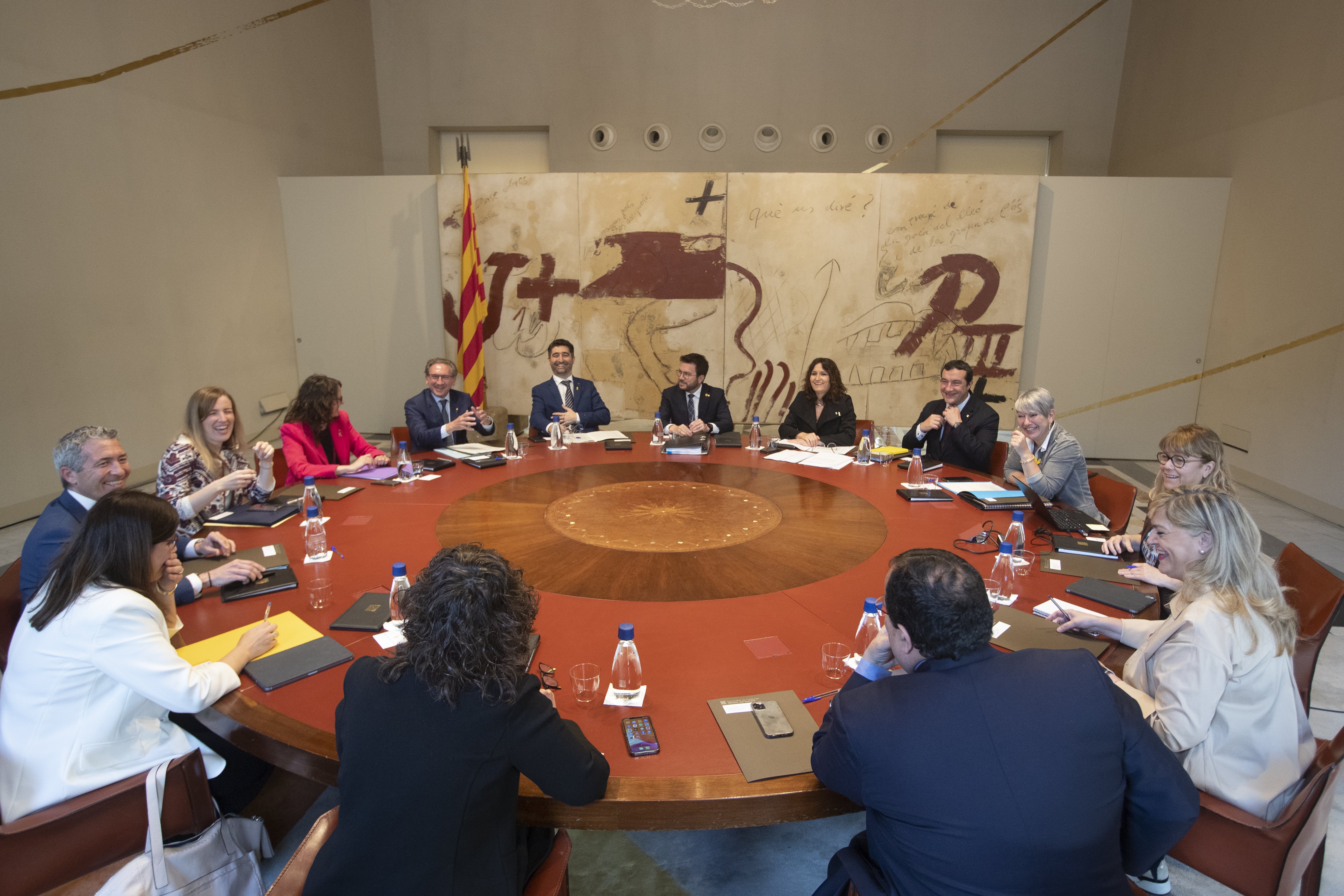 El Govern busca contra rellotge el consens davant la imposició de 25% de castellà