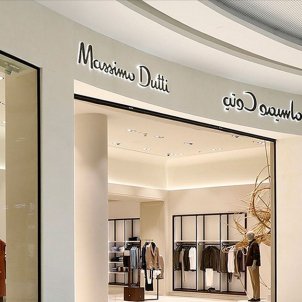 Matrícula de honor para el nuevo bañador asimétrico de Massimo Dutti: atrevido sin renunciar a la elegancia