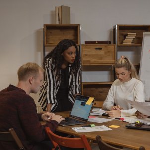 La cifra de mujeres directivas en Catalunya cae tras la pandemia: solo son el 14%