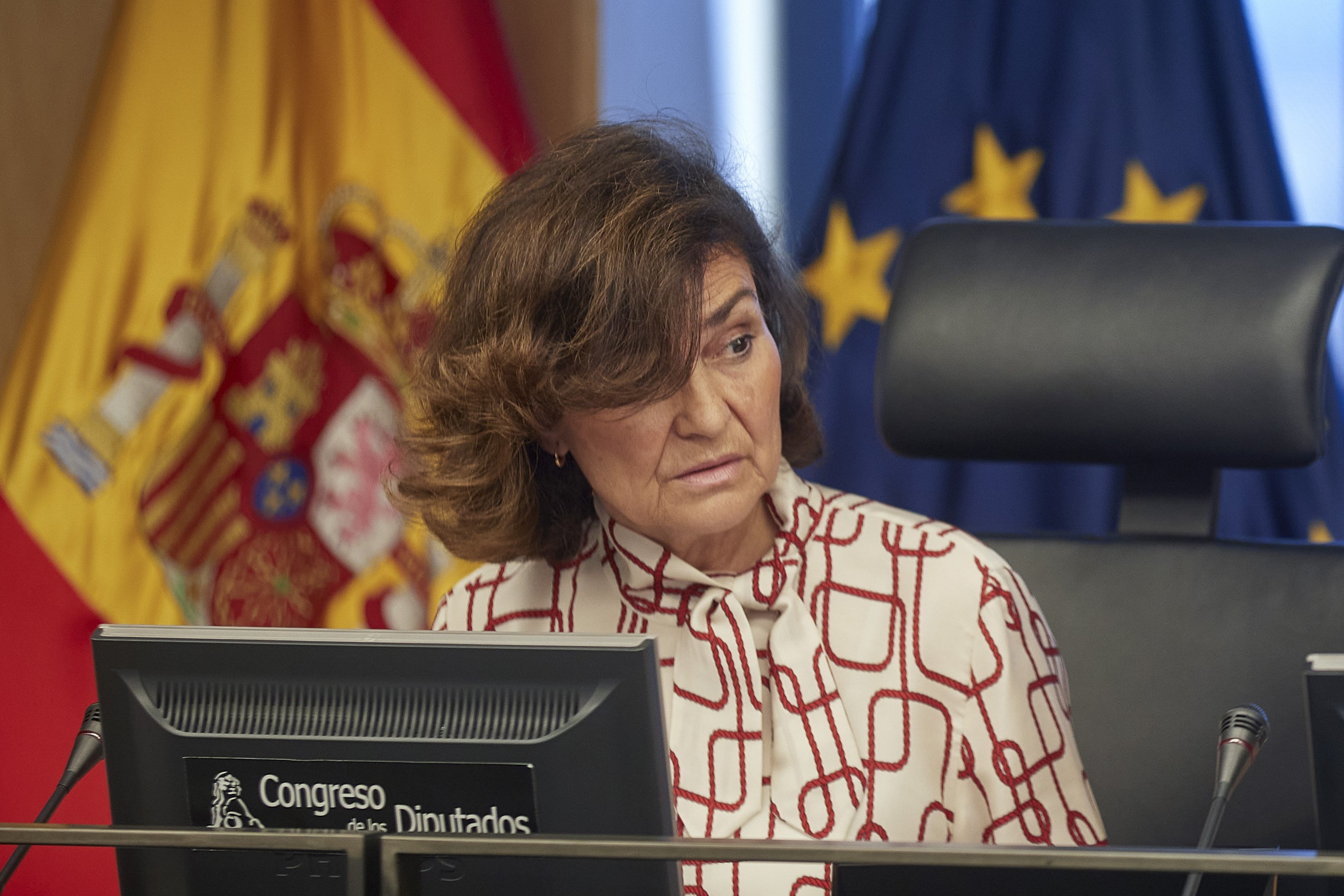 El PSOE multa Carmen Calvo per anar a la seva amb la llei trans