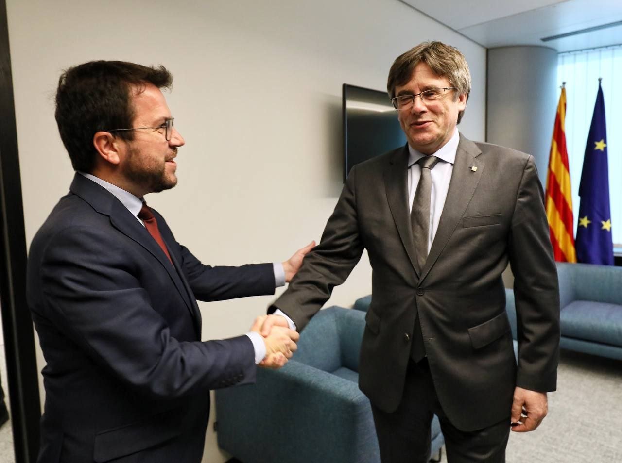 Puigdemont i Aragonès aborden la crisi del CatalanGate i la "inacció" de Sánchez