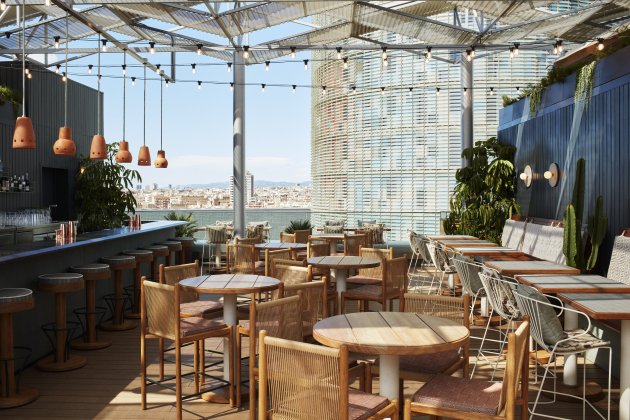 Terraza Tope Hoxton hotel Poblenou