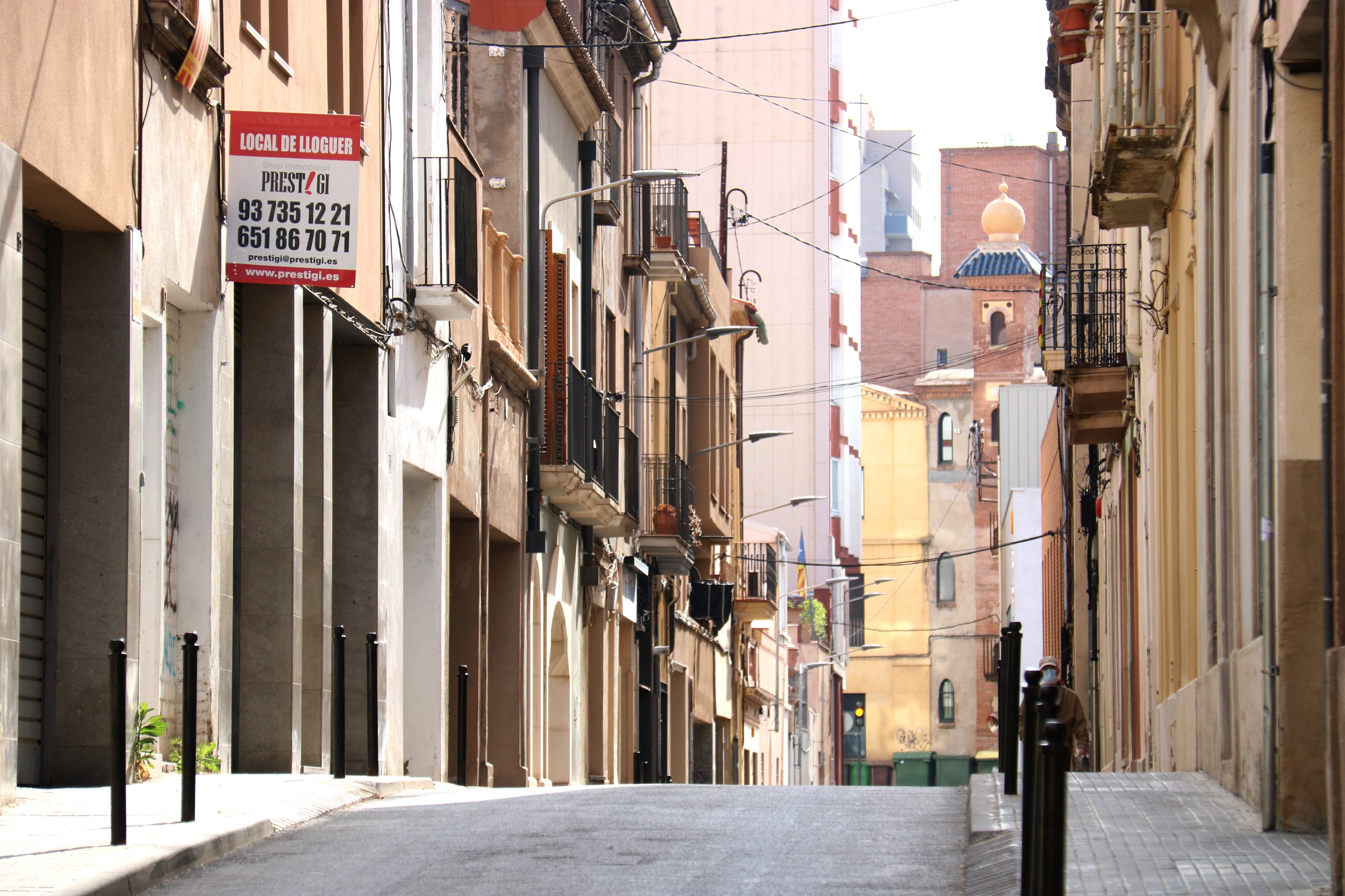 La demanda del lloguer dispara les exigències: quines clàusules són abusives?