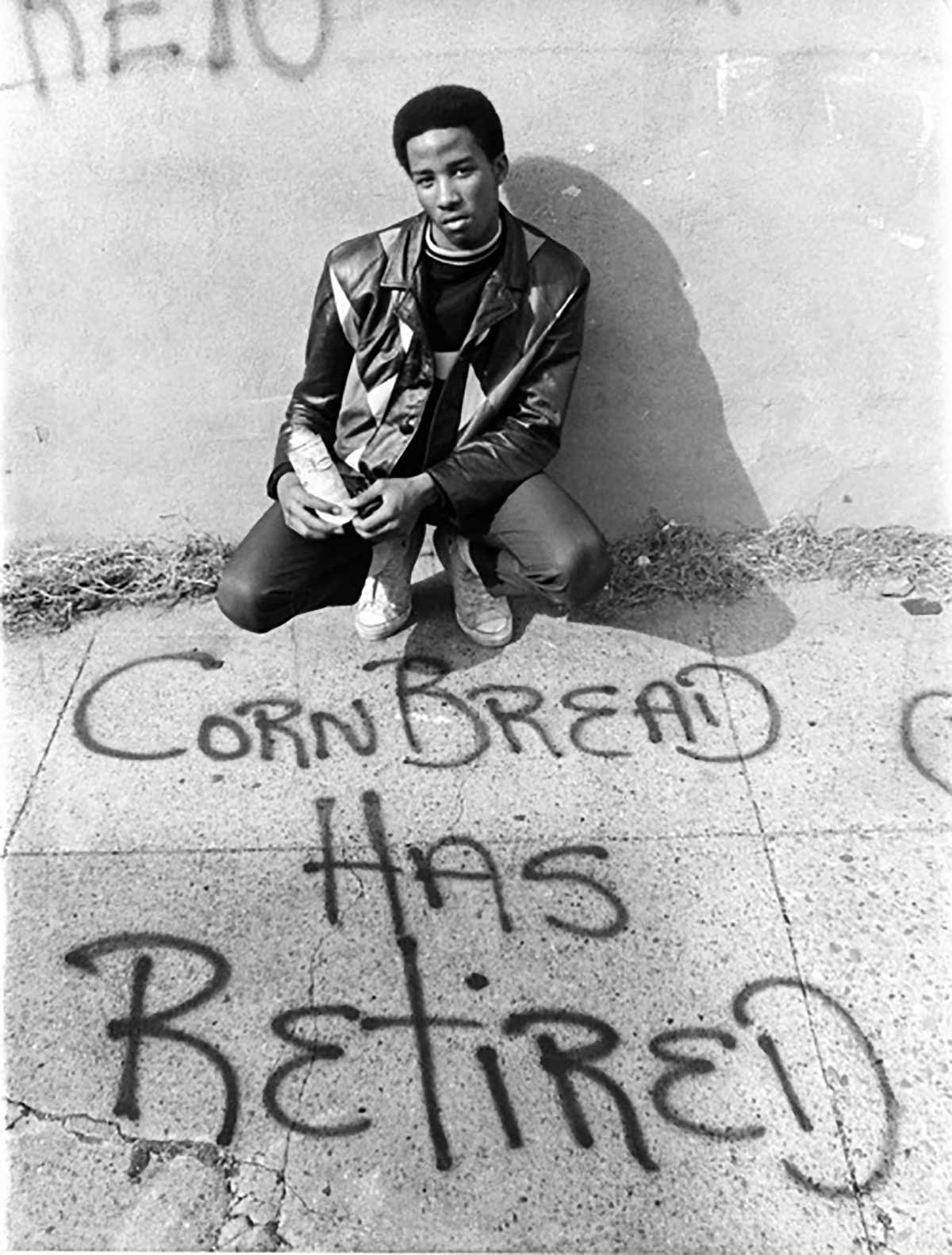 Cornbread, el padre del grafiti, saca a pasear a Cobi por Barcelona