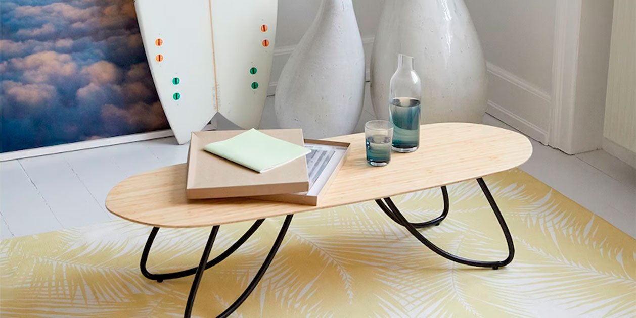 Ikea té una taula de centre que recorda a una planxa de surf