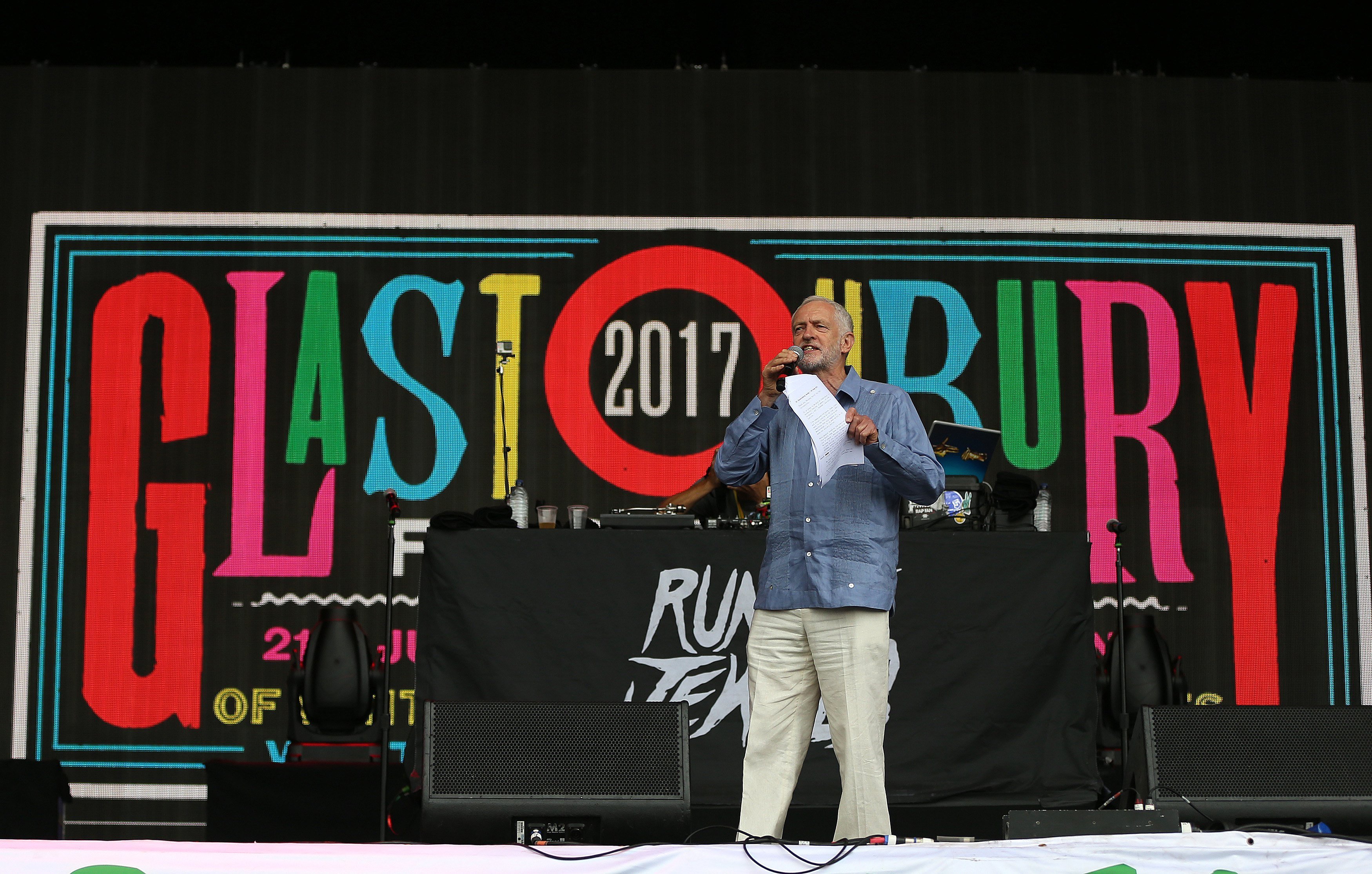 El laborista Corbyn, estrella sorpresa de Glastonbury