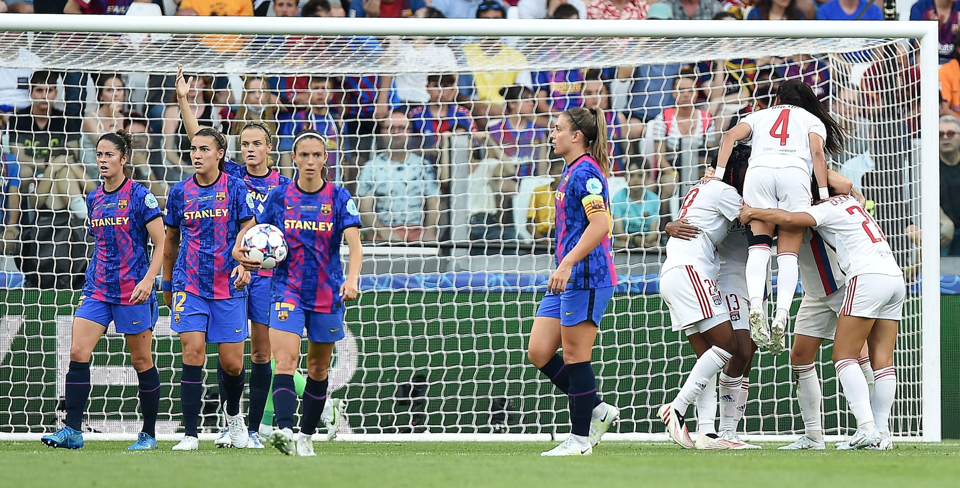 El Barça també topa amb l'Olympique de Lió a Torí i perd la final de la Champions femenina (1-3)