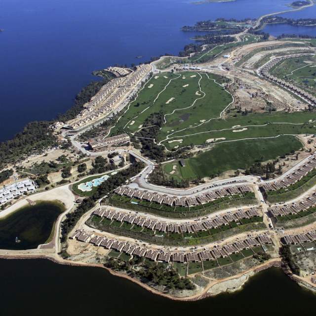 Marina Isla de Valdecañas Marina Isla de Valdecañas