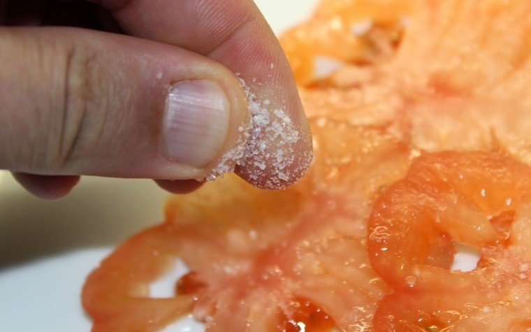 amanida tomaquet kiwi formatge fresc vinagreta mostassa pas9