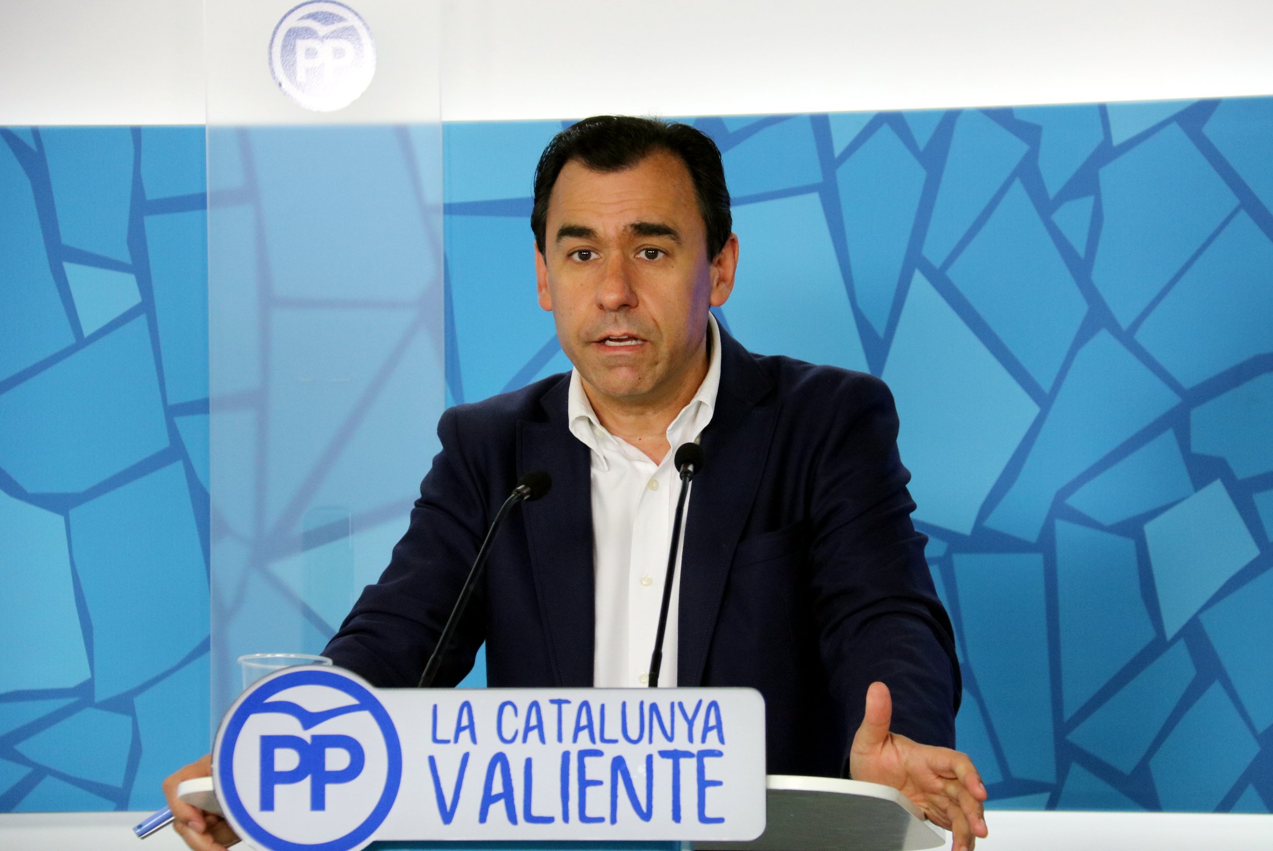 El PP i Cs menystenen l'editorial del NYT