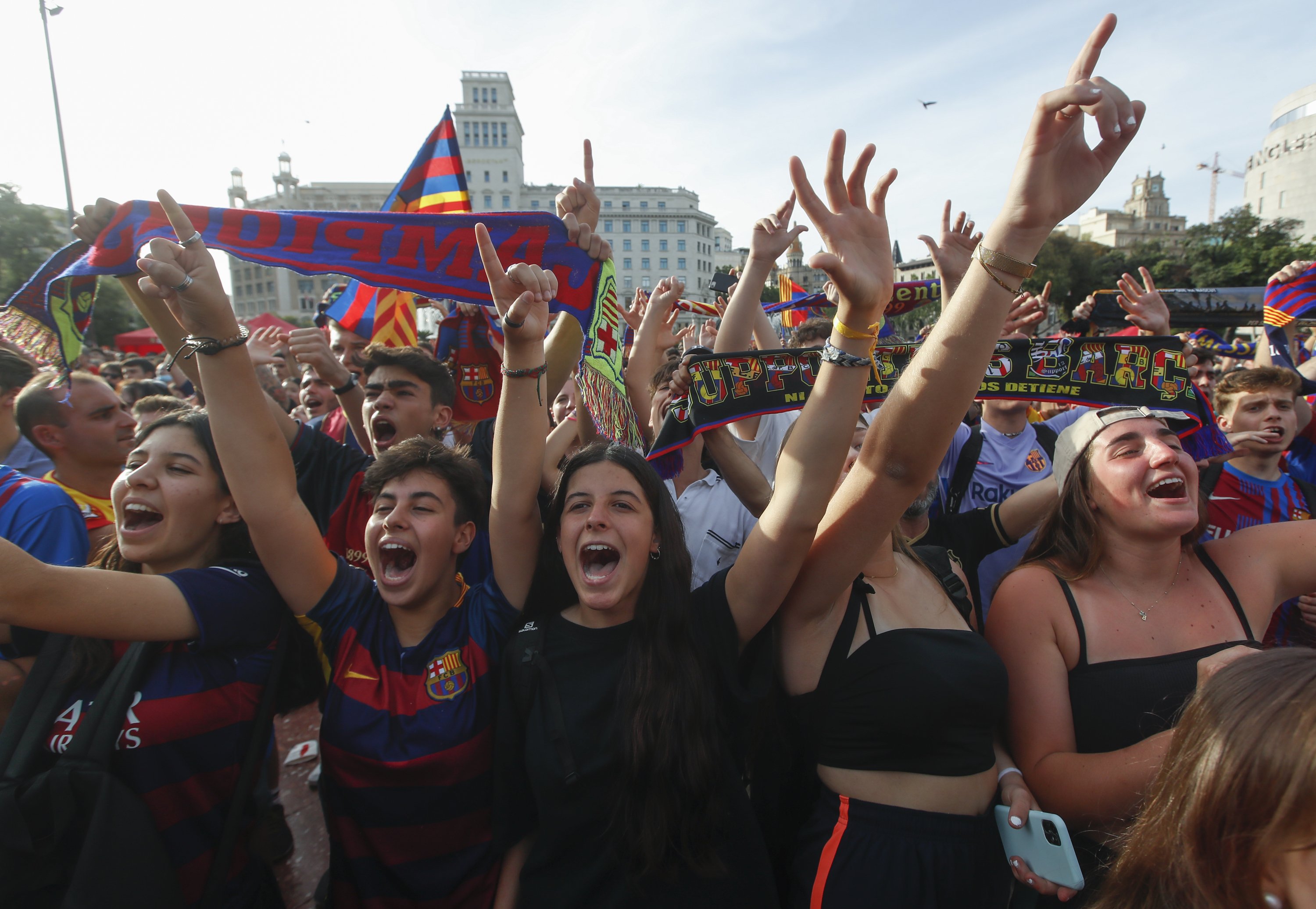 Colau haurà de donar explicacions per emetre en castellà la final de la Champions