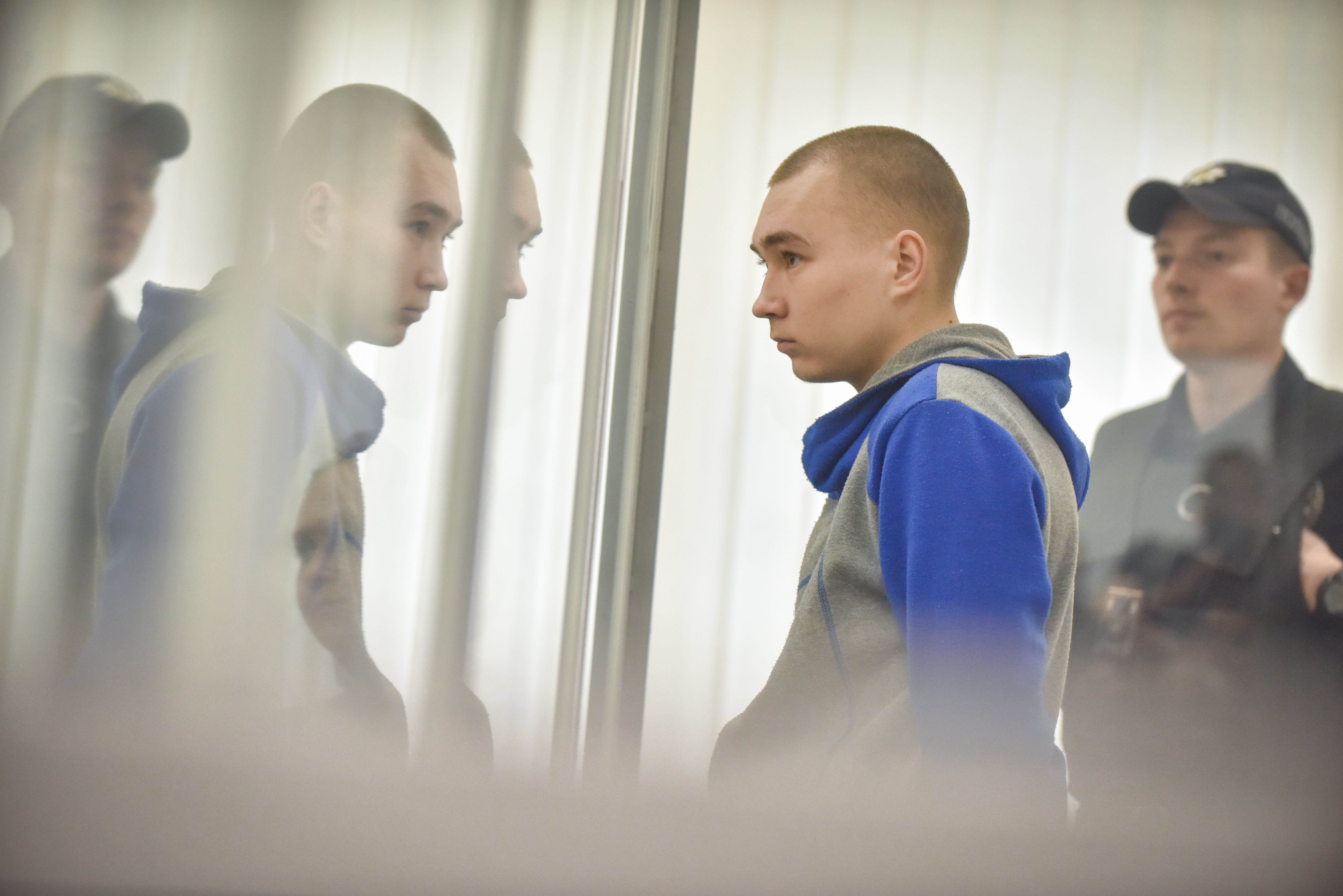 Ucraïna condemna a cadena perpètua el primer soldat rus jutjat per crims de guerra