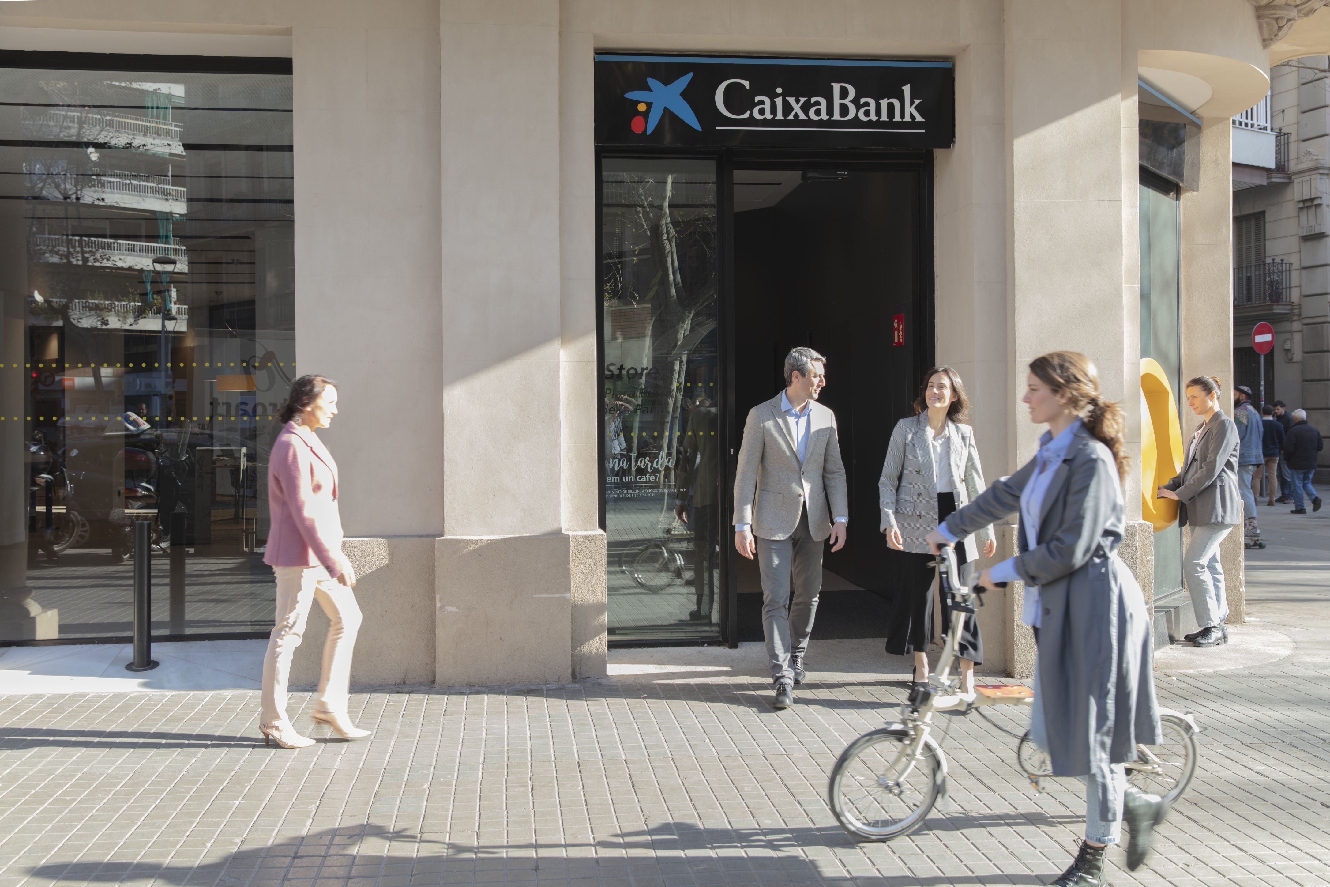 CaixaBank, elegido mejor banco español en financiación sostenible por Global Finance