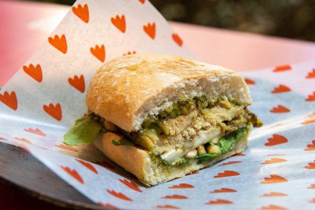 Mollete Chickoa Tast a La Rambla Barcelona Mollete Chickoa Tast a La Rambla Barcelona