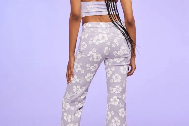 Pantalons acampanats de sarga Low Waist Pantalons acampanats de sarga Low Waist