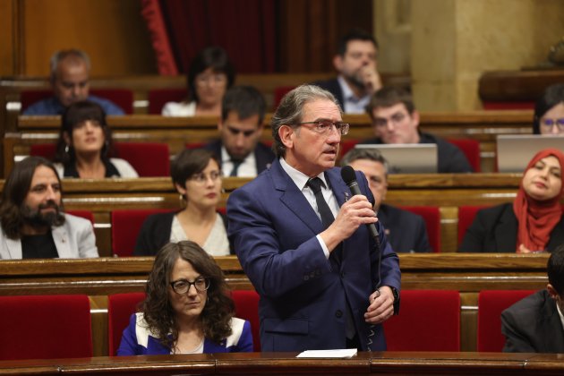 Jaume Giró, consejero|conseller de economía, pleno Parlamento - Foto: Sergi Alcàzar