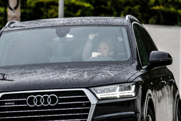 Shakira coche conduce GTRES Shakira coche conduce GTRES