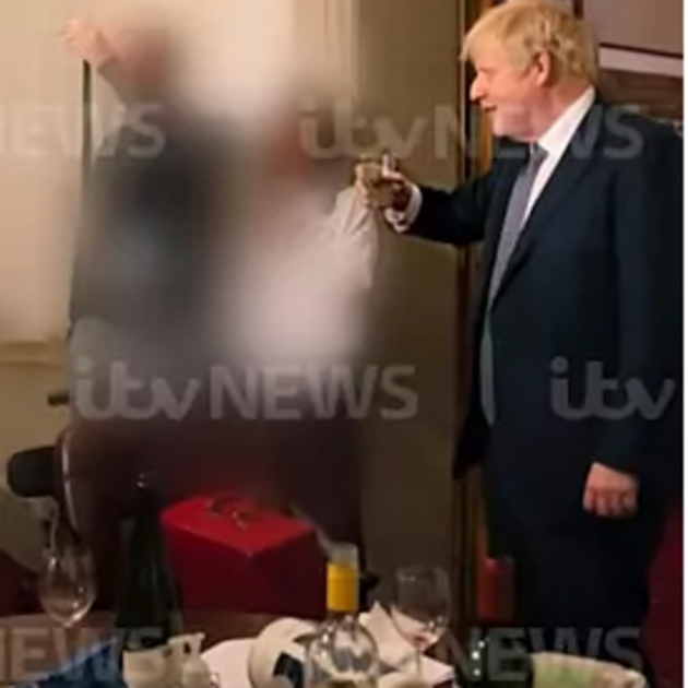 Tots els detalls de les festes de Boris Johnson: baralles, vòmits i taques de vi a les parets