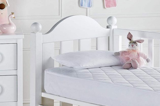 Protector de matalàs Pikolin Home embuatat amb tractament antiácaros1 Protector de matalàs Pikolin Home embuatat amb tractament antiácaros1