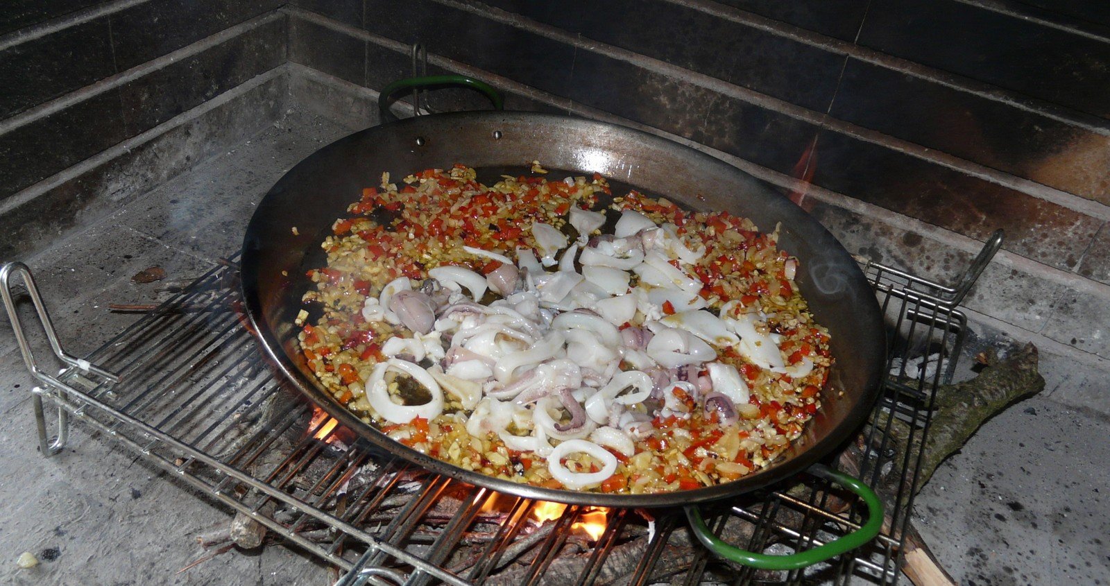 paella marisc al foc llenya pas3