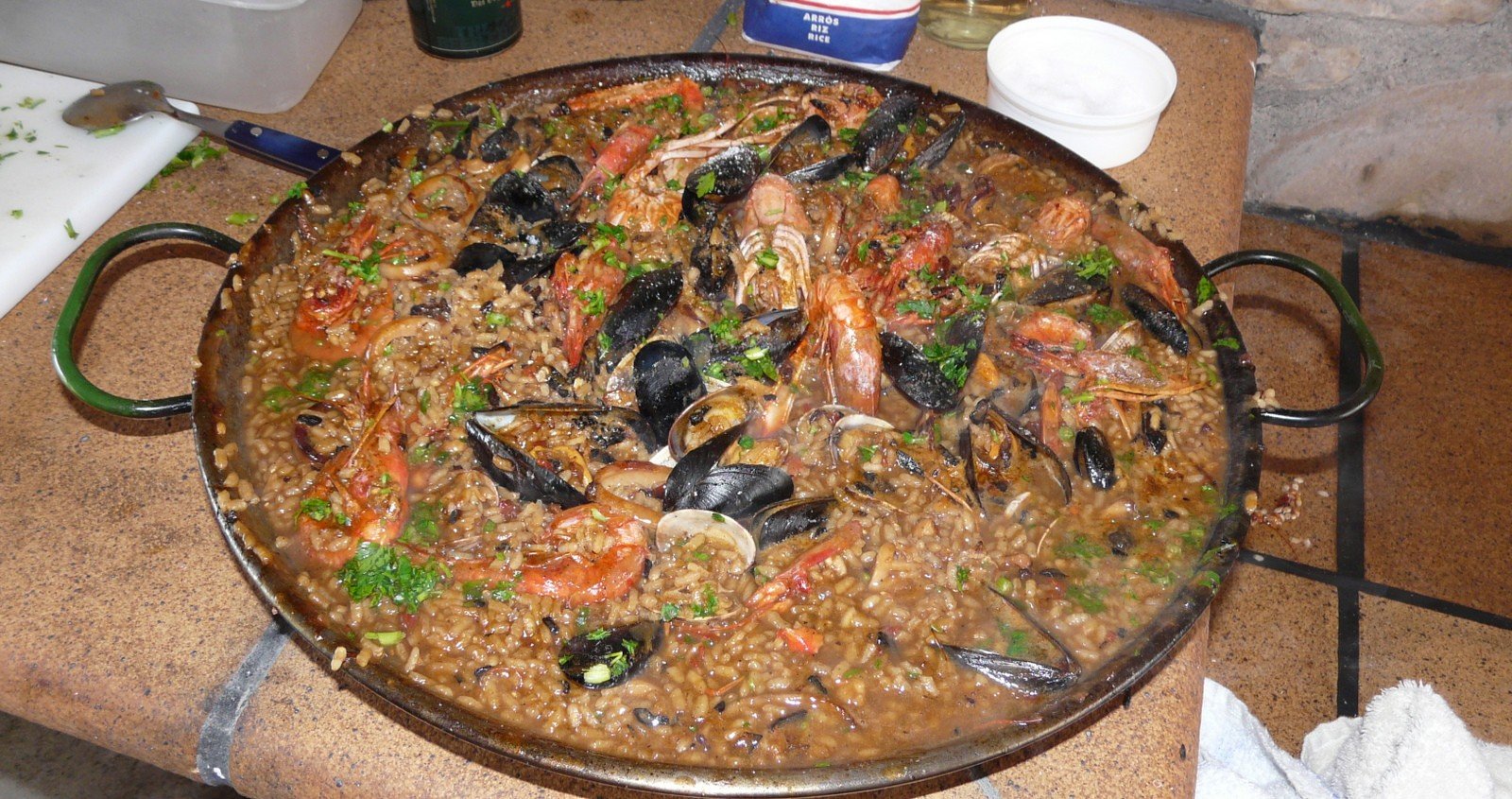 paella marisc al foc llenya pas16