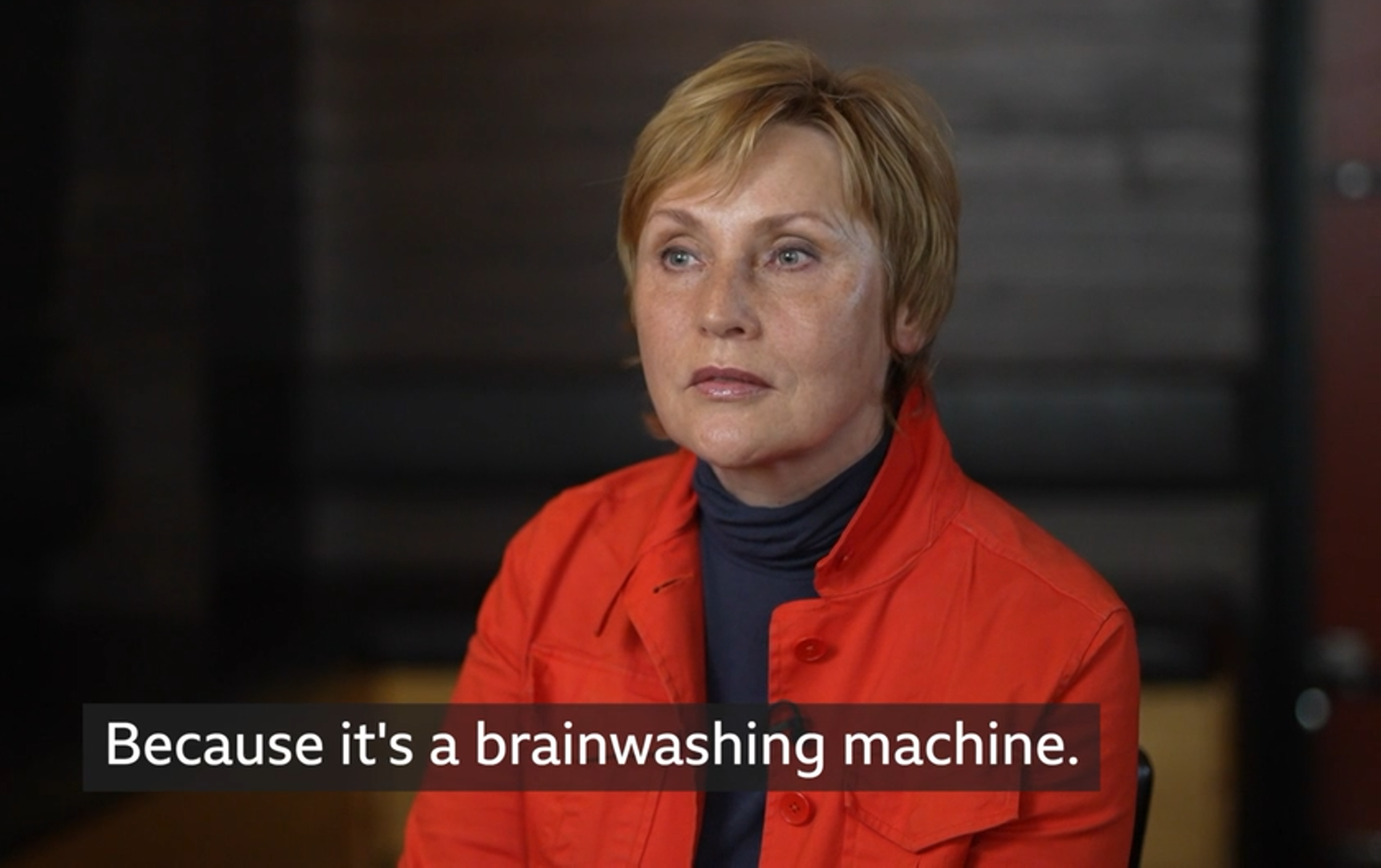 La advertencia de una periodista rusa: "Apagad la TV, es una máquina de manipular"
