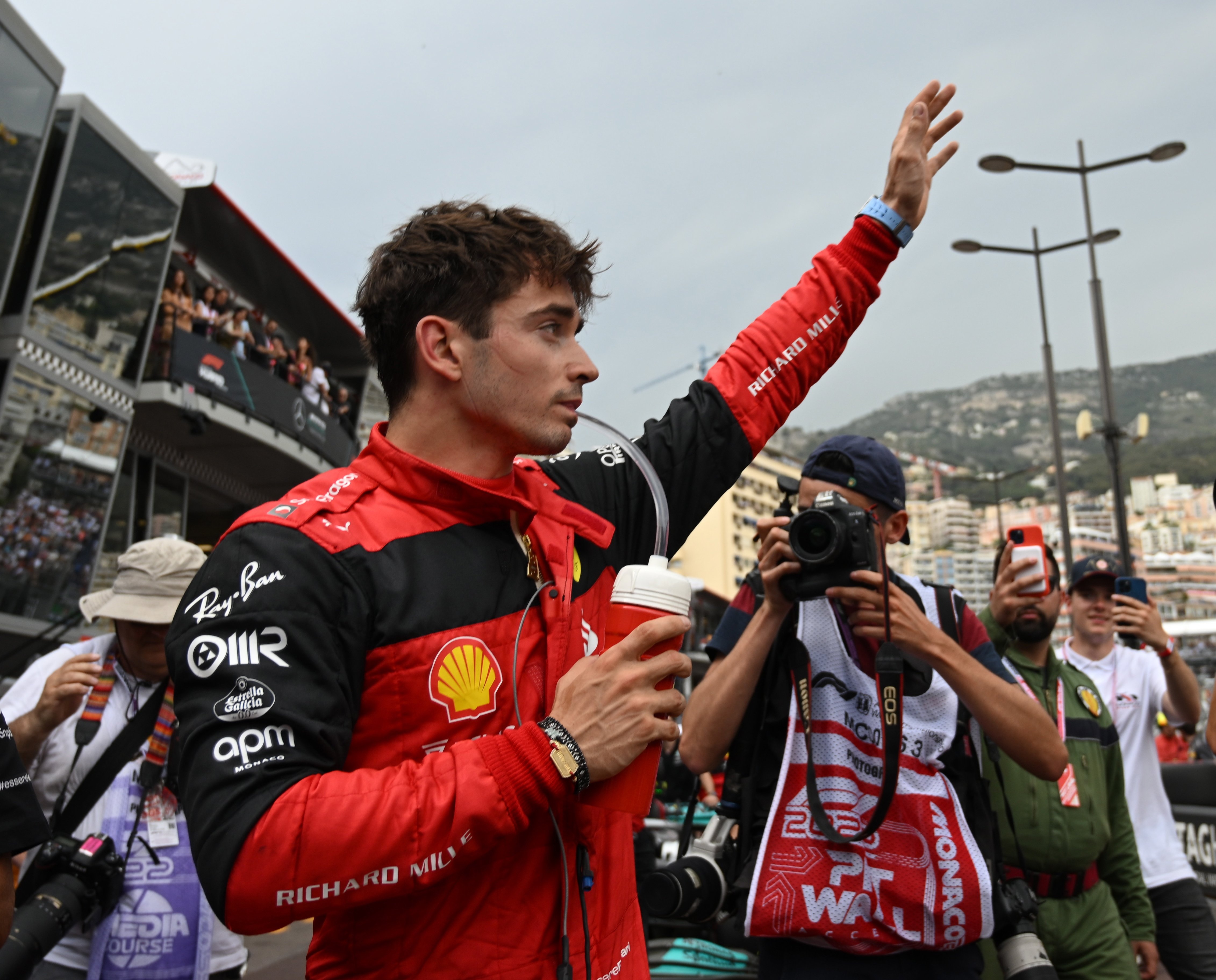 Los Ferrari de Leclerc y Sainz dominan en el GP de Mónaco y saldrán desde la primera fila