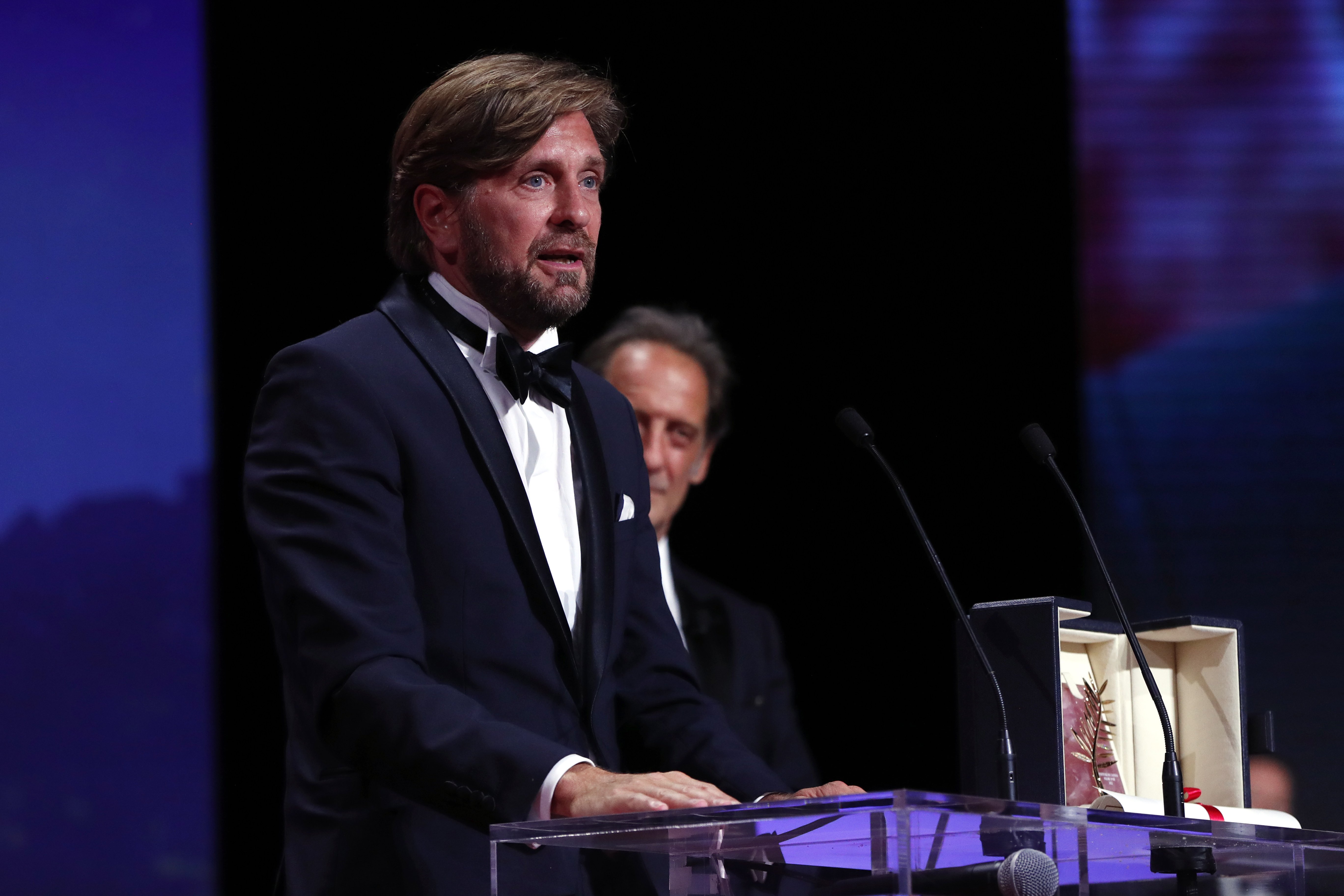 Ruben Östlund se lleva la Palma de Oro de Cannes y supera el film de Albert Serra