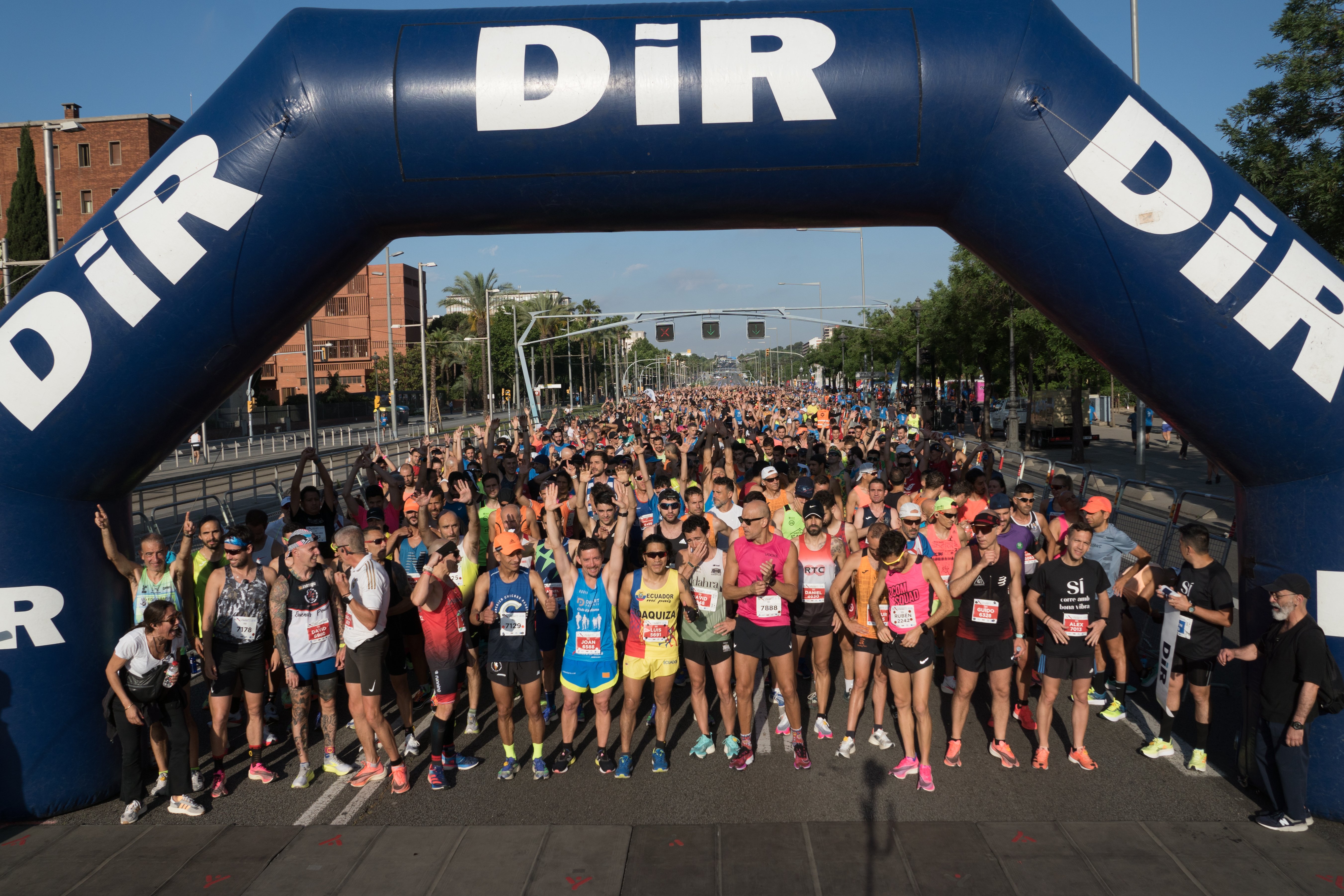 Milers de persones tornen a córrer la Cursa Diagonal DiR Guàrdia Urbana